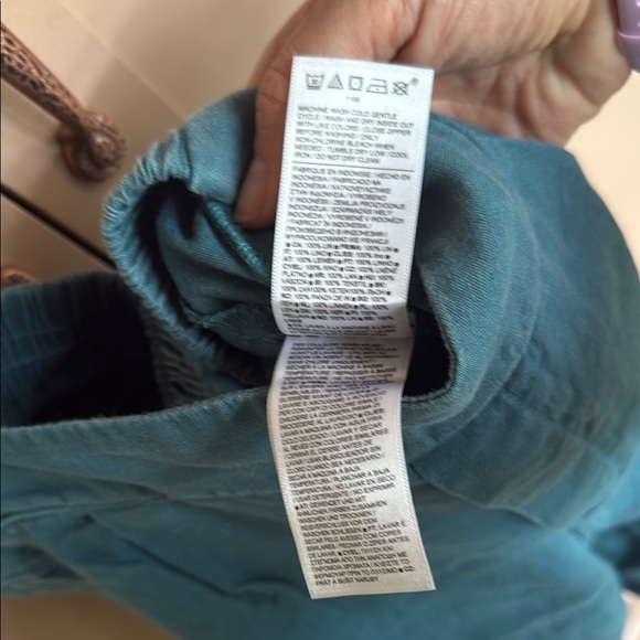 Athleta Bermuda linen shorts - Picture 6 of 6